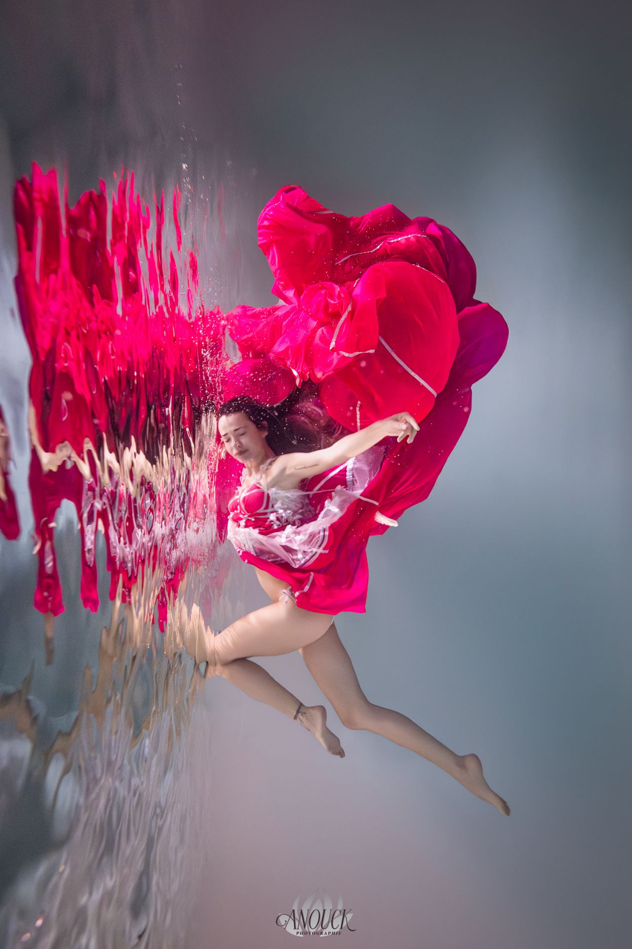 Portrait photo seconde peau sous l'eau en Suisse Romande